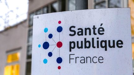 « Un air de quasi-démantèlement » : un collectif de 350 experts dénonce la réorganisation de Santé publique France