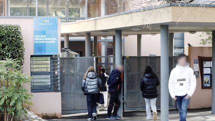 Professeure poignardée à Sanary-sur-Mer : que risquent les collégiens qui ont dit être au courant du projet d’agression ?