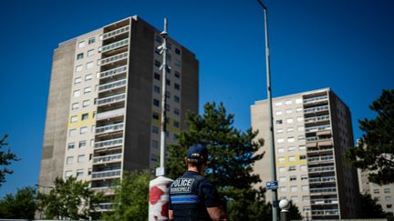 Un adolescent de 15 ans grièvement blessé après avoir été poignardé à proximité d&rsquo;un lycée, à Bron