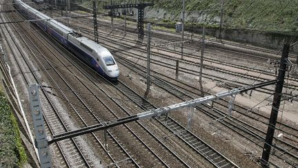 Un camion percute un pont ferroviaire à Ligugé dans la Vienne, le trafic ferroviaire sur la ligne Poitiers–Niort–La Rochelle suspendu
