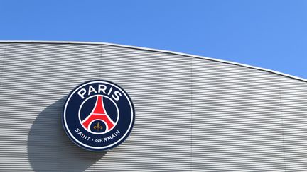 Litige Mbappé-PSG : un huissier au siège du club parisien pour demander les 5,9 millions d&rsquo;euros encore dus au joueur