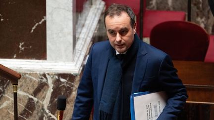Réforme de l&rsquo;AME, budget de l&rsquo;armée, décret sur l&rsquo;énergie, décentralisation… Sébastien Lecornu annonce plusieurs mesures prioritaires