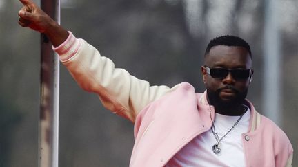 Le chanteur Gims placé en garde à vue dans le cadre d&rsquo;une enquête ouverte pour blanchiment d&rsquo;argent en bande organisée