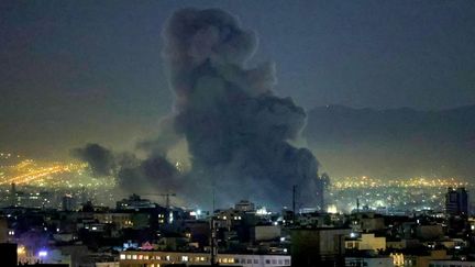 Guerre au Moyen-Orient : nouvelles frappes sur Téhéran, Israël et dans le Golfe… Ce qu&rsquo;il faut retenir de la journée du dimanche 1er mars