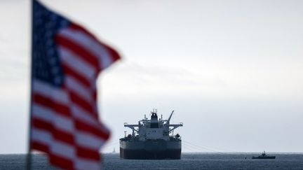 Guerre au Moyen-Orient : l&rsquo;Iran affirme avoir touché un pétrolier américain dans le Golfe, le navire « est actuellement en feu », assure Téhéran