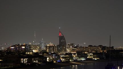 « Je me suis effondrée » : l&rsquo;émotion de cette Française bloquée à Dubaï qui a appris que son vol de rapatriement avait fait demi-tour en raison de tirs de missiles