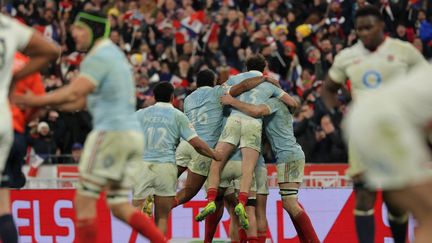 L&rsquo;équipe de France remporte le Tournoi des six nations en venant à bout de l&rsquo;Angleterre au terme d&rsquo;un match totalement fou (48-46)