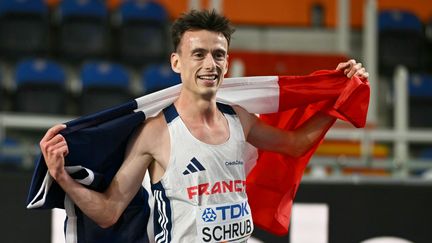 Mondiaux d’athlétisme en salle : le Français Yann Schrub décroche sa première médaille mondiale, le bronze sur 3 000 m