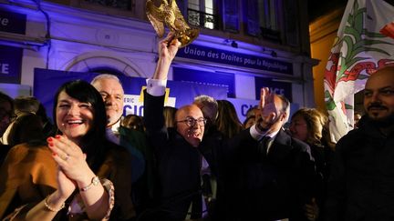 La tournée en Vélib&rsquo; d&rsquo;Emmanuel Grégoire, l&rsquo;aigle brandi par Eric Ciotti… Quinze images à retenir du 2d tour des municipales 2026