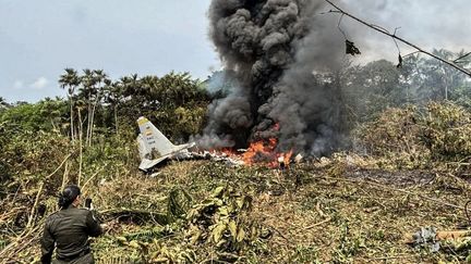 En Colombie, un avion de l&rsquo;armée s&rsquo;écrase au décollage avec au moins 80 personnes à son bord