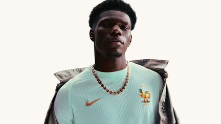Du vert statue de la Liberté et du bleu revisité… Découvrez les maillots de l&rsquo;équipe de France pour la Coupe du monde 2026