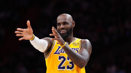 NBA : LeBron James s’empare du record historique de longévité avec 1 612 matchs disputés en saison régulière