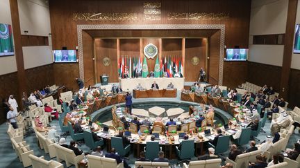 Guerre au Moyen-Orient : le chef de la Ligue arabe qualifie d' »irresponsables » les attaques de l&rsquo;Iran sur ses voisins