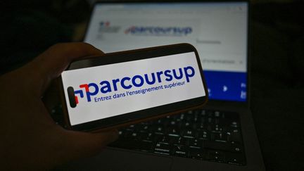 Parcoursup : les candidats ont jusqu&rsquo;à jeudi soir pour formuler leurs vœux de formations sur la plateforme