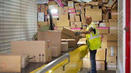 Taxe sur les petits colis, prix des cartes grises, fin de certains PEL… Voici ce qui change à partir du 1er mars