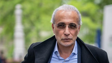 Tariq Ramadan, condamné à dix-huit ans de prison en son absence, affirme vouloir « un nouveau procès, contradictoire cette fois »