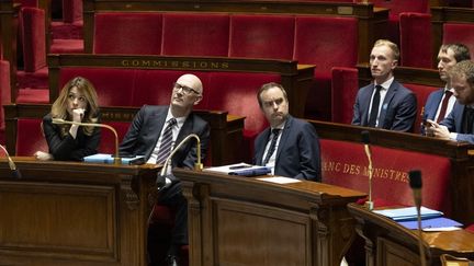 « Sébastien Lecornu marche sur des œufs » : pourquoi les prix des carburants sont un dossier hautement inflammable pour le gouvernement