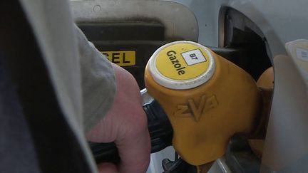 Le « gazole d’été » autorisé à la vente plus tôt face à la flambée du pétrole, les prix ne vont « pas baisser » pour autant prévient un spécialiste