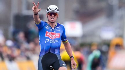 Cyclisme : Mathieu van der Poel remporte de justesse l&rsquo;E3 Saxo Classic et s&rsquo;affirme avant le Tour des Flandres