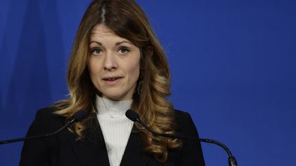 Face à la flambée des prix du carburant, le gouvernement avance son plan d’électrification de l’économie