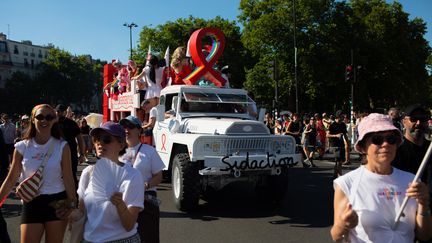 « Nous tenons à saluer la fidélité des donateurs » : Le Sidaction 2026 a récolté 3,6 millions d&rsquo;euros de promesses de dons.