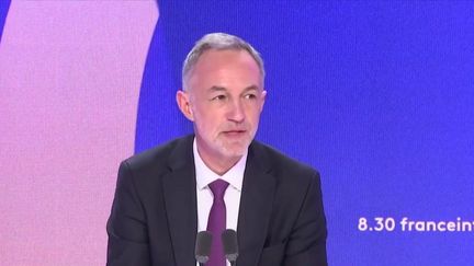 Vente du Parc des Princes : « Nous souhaitons clôturer les discussions au plus tard à la fin de l’été », assure Emmanuel Grégoire, maire de Paris