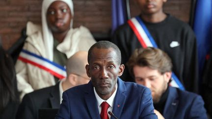 « Une longue tradition raciste consistant à animaliser les personnes » : le Mrap dénonce les propos tenus sur CNews au sujet de Bally Bagayoko et porte plainte