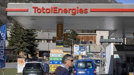 TotalEnergies annonce la prolongation du plafonnement des prix des carburants dans ses stations-service jusqu&rsquo;au 7 avril