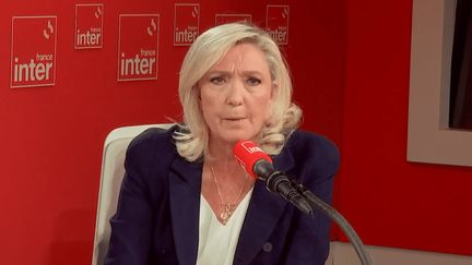 « Nous avons une difficulté pour nous implanter dans les grandes villes », constate Marine Le Pen