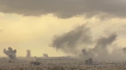 « L&rsquo;électricité est coupée, tout est fermé, la ville est complètement silencieuse » : les Iraniens dans l&rsquo;attente sous une pluie de frappes