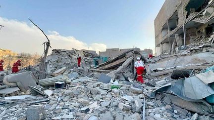 Navire iranien torpillé par un sous-marin américain, échange téléphonique entre Donald Trump et Emmanuel Macron… Ce qu&rsquo;il faut retenir du cinquième jour de guerre au Moyen-Orient