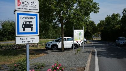 Trajets du quotidien, dépenses, vacances… La flambée des prix des carburants a-t-elle modifié vos habitudes ? Racontez-nous