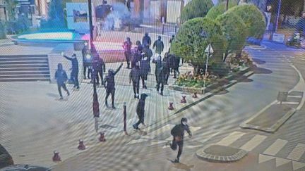 Dix mineurs mis en examen dans le cadre de l&rsquo;enquête sur le saccage de la mairie de Fresnes