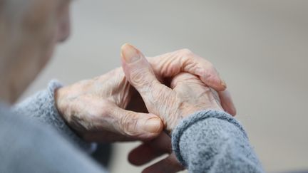 Aide à domicile : repousser l’âge des bénéficiaires de l’exonération de cotisations patronales inquiète la Fédération des entreprises de services à la personne