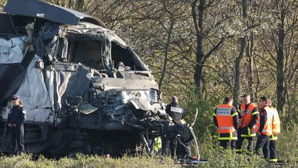 Le conducteur d&rsquo;un TGV est mort après avoir percuté un poids lourd à un passage à niveau dans le Pas-de-Calais