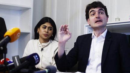 L’avocat de Rima Hassan annonce le classement sans suite de l’enquête sur un « prétendu » produit stupéfiant découvert pendant la garde à vue de l’eurodéputée