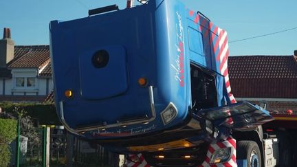 Collision mortelle entre un TGV et un poids lourd : l&rsquo;enquête avance et tente d&rsquo;éclaircir les circonstances de l&rsquo;accident à un passage à niveau