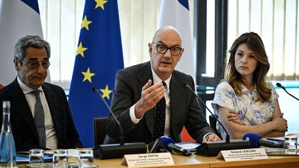 Prix des carburants : « Les baisses devraient être traduites à la pompe à partir de vendredi », estime le ministre du Commerce