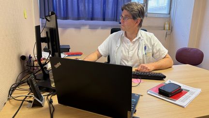 « On espère ne pas en arriver au point où c&rsquo;est irréversible » : à Lyon, une téléconsultation pour les accros au protoxyde d&rsquo;azote