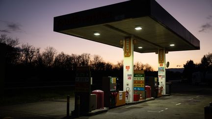Avec la trêve au Moyen-Orient, les prix du carburant ont-ils réellement baissé dans les stations françaises ?