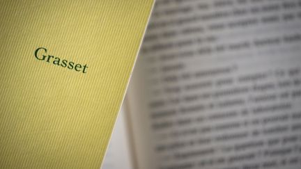 « Bolloré est un prédateur sans complexe » : des personnalités politiques dénoncent des « purges » et « un conglomérat totalitaire » après le licenciement du PDG de Grasset