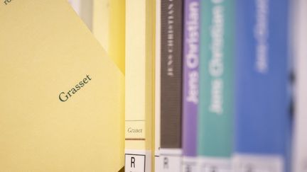 Départ d&rsquo;Olivier Nora de Grasset : plusieurs éditeurs dont Antoine Gallimard et Françoise Nyssen dénoncent dans une pétition « une atteinte à la diversité éditoriale »