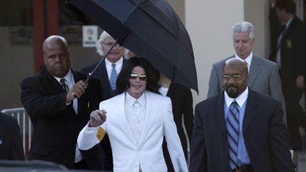 « J&rsquo;avais l&rsquo;impression qu&rsquo;il était perdu » : une série documentaire revient sur le destin de Michael Jackson