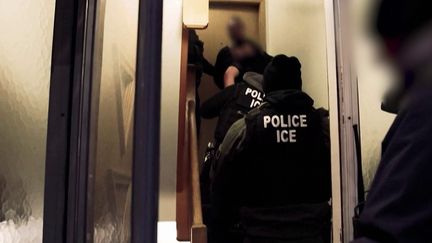 « On est particulièrement soulagés » : une Française de 85 ans, détenue par l&rsquo;ICE aux Etats-Unis, est rentrée en France