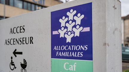 Face à « l&rsquo;industrialisation » de la lutte contre la fraude sociale, la Défenseure des droits alerte sur les « risques d&rsquo;atteinte aux droits »