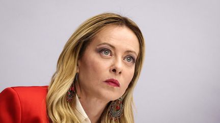 En Italie, Giorgia Meloni veut offrir une prime aux avocats qui favorisent l&rsquo;expulsion des migrants