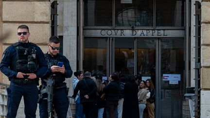 Procès de chefs présumés de la « DZ Mafia » : quatre avocats sous la menace d&rsquo;une procédure déontologique