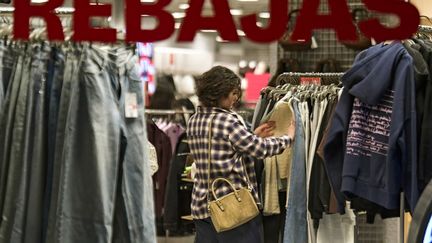 Par stress ou par ennui, plus de la moitié des Espagnols achètent des choses dont ils n&rsquo;ont pas besoin