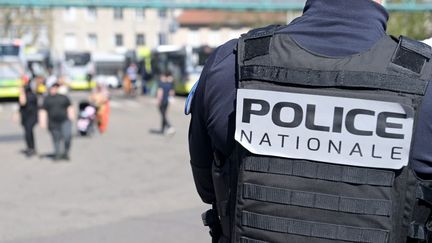 Un mineur de 15 ans mis en examen et incarcéré pour avoir projeté une « action violente » visant les communautés juive ou homosexuelle, annonce le parquet antiterroriste