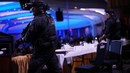 Un tireur tente de forcer l&rsquo;entrée du dîner des correspondants de la Maison Blanche, Donald Trump évacué